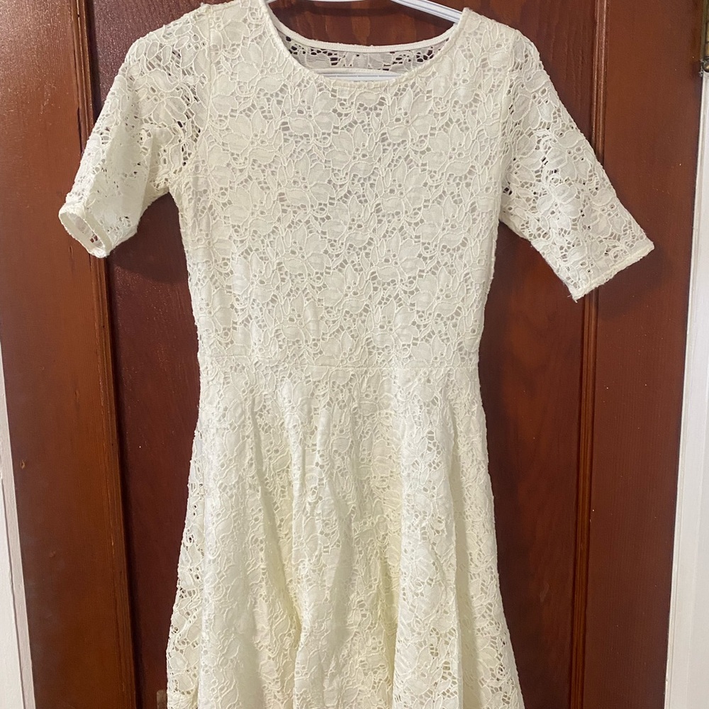 Elegant Cream Lace Dress